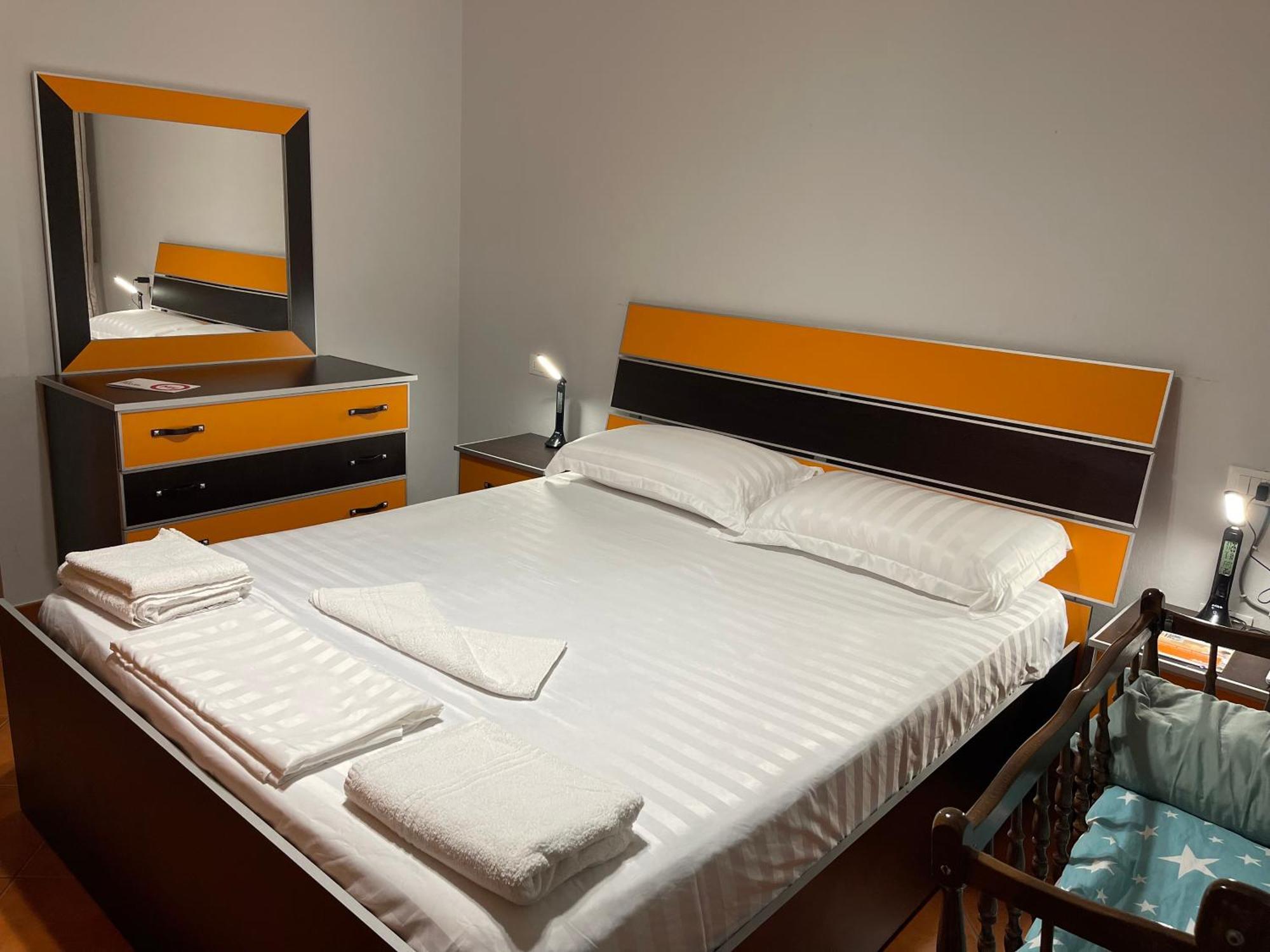 City Center Apartment Galeria 티라나 외부 사진