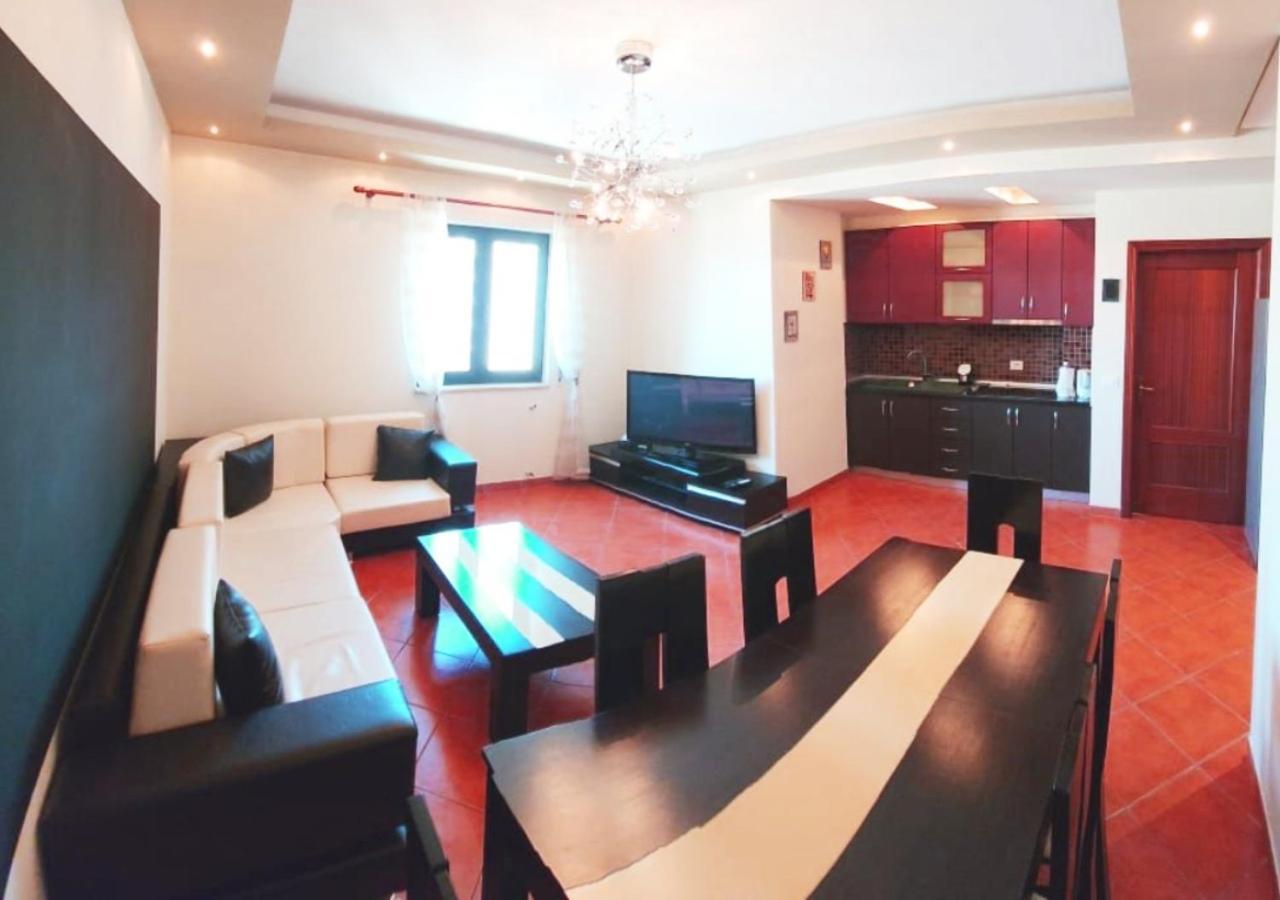 City Center Apartment Galeria 티라나 외부 사진